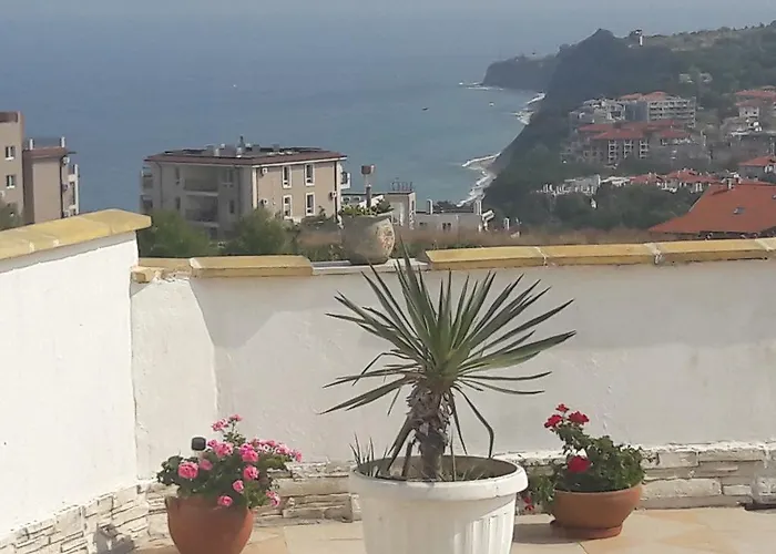 Byala Grape House بيت للعطل بايالا